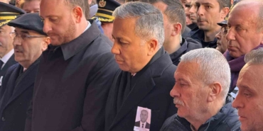 bakan-yerlikaya-yalovada-sehit-cenazesine-katildi-7NLYFLFI.jpg