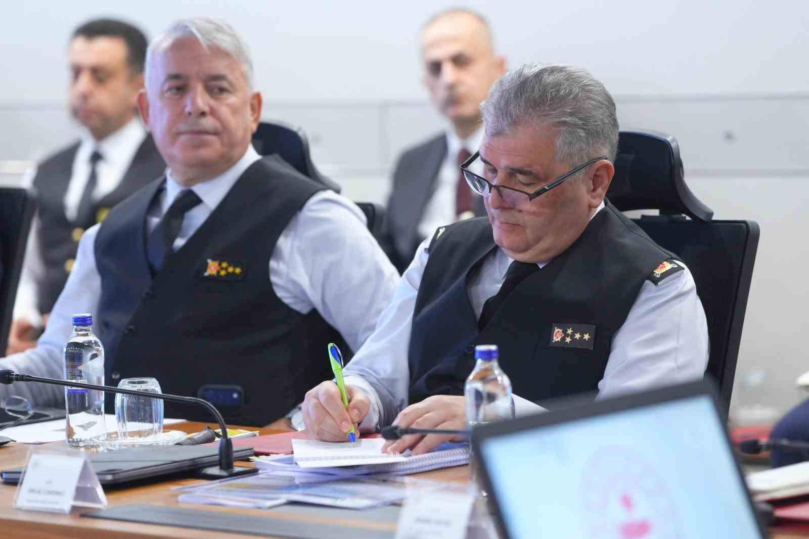 bakan yerlikaya yeni yil tedbirlerine iliskin hazirlik ve koordinasyon toplantimizi gerceklestirdik 0 POn6dgBW