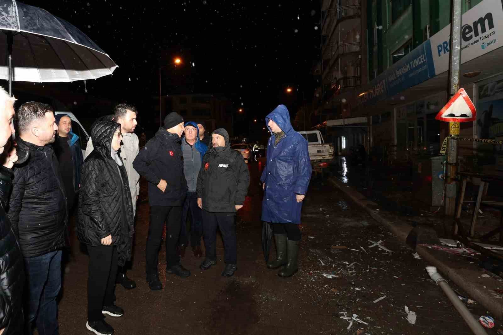 bakan yerlikaya yikilan 3 bina ve 1 is yerinde incelemelerde bulunduk 2 Mz2UMYva