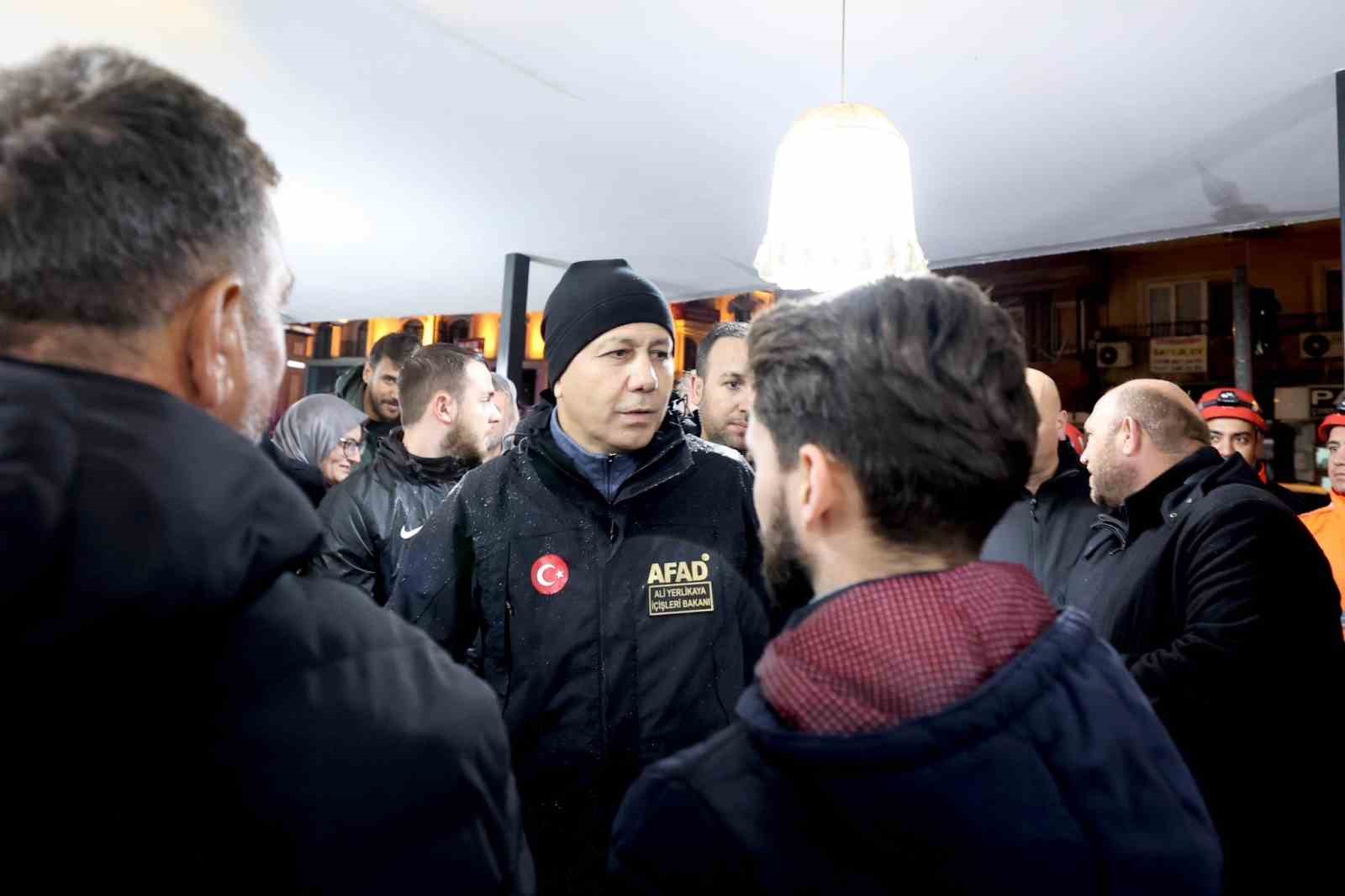 bakan yerlikaya yikilan 3 bina ve 1 is yerinde incelemelerde bulunduk 6 kdOISIPc