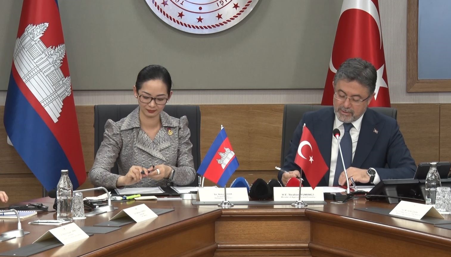 bakan yumakli 2025 yilinin 9 ayinda kambocyaya gerceklestirdigimiz tarim urunleri ihracatimiz yuzde 30 artmistir B4Kwqtnz