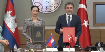 bakan-yumakli-2025-yilinin-9-ayinda-kambocyaya-gerceklestirdigimiz-tarim-urunleri-ihracatimiz-yuzde-30-artmistir-paqxuBi4.jpg