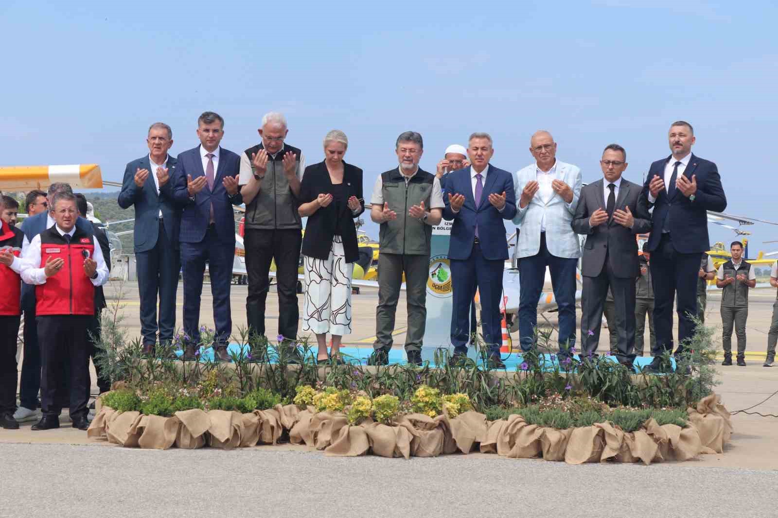 bakan yumakli 28 ucak 119 helikopter 14 iha ile yesil vatanimiza havadan kalkan oluyoruz aqwwQLpR