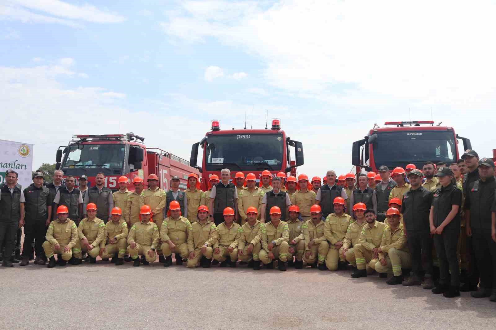 bakan yumakli 28 ucak 119 helikopter 14 iha ile yesil vatanimiza havadan kalkan oluyoruz