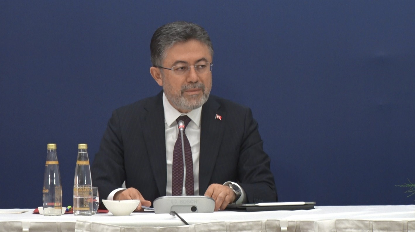 Bakan Yumaklı: "400 bin çiftçimizin ürünlerini pazarlayabilecekleri yeni kanallar oluşturacağız" 5 bakan yumakli 400 bin ciftcimizin urunlerini pazarlayabilecekleri yeni kanallar olusturacagiz 1 QYDZs1ze