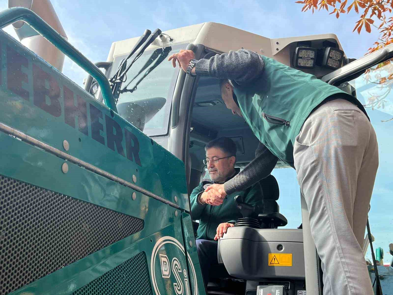 bakan yumakli barajlar ve taskin kontrol tesisleriyle 20 milyon dekar alanda taskin kontrolu sagladik 1SQIKQQS