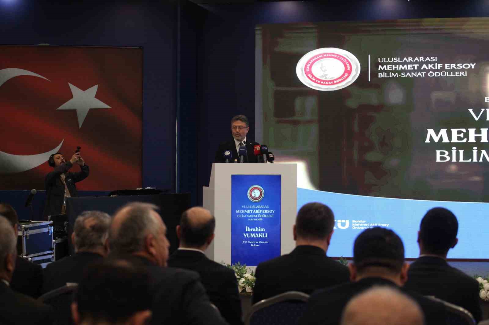 bakan yumakli burdura son 23 yilda 48 milyar liralik destek verdik ve yatirim yaptik bILuqKSJ
