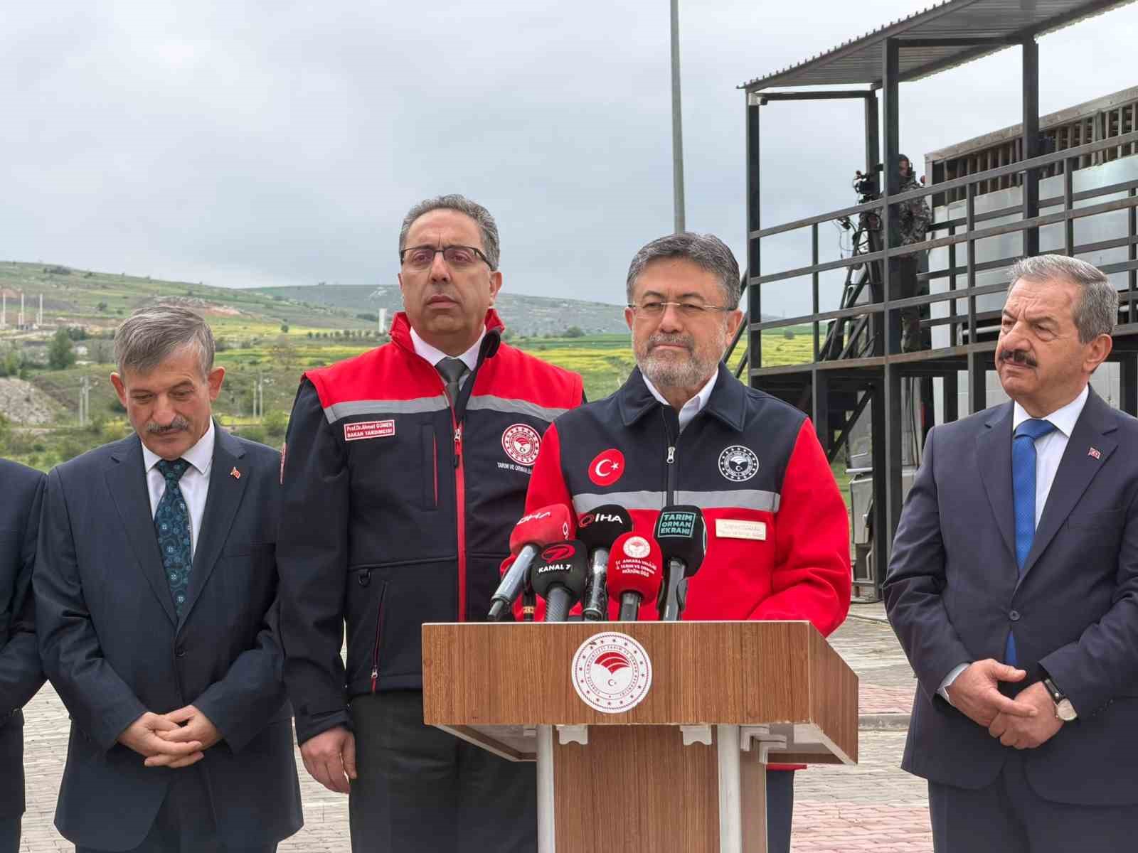 bakan yumakli buyukbas kurbanliklarda 1 milyon 202 bin kucukbaslarda ise 3 milyon 761 bin ilhQS2mr