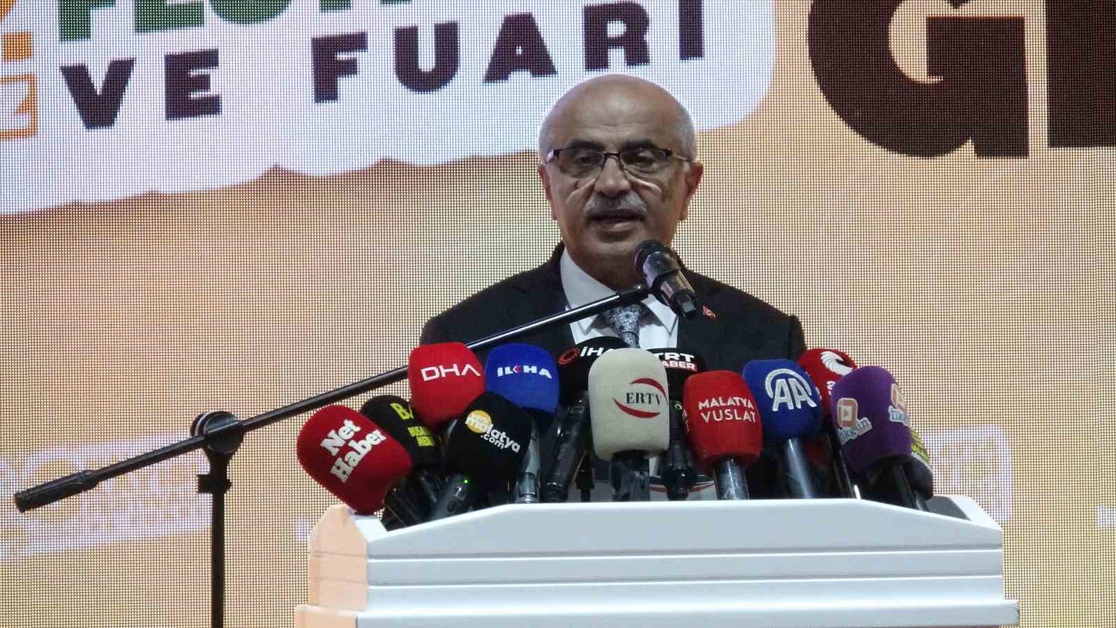 Bakan Yumaklı: "Gıda arz güvenliği artık milli güvenlik meselesi haline gelmiştir" 4 bakan yumakli gida arz guvenligi artik milli guvenlik meselesi haline gelmistir 0 k4QWtjE3