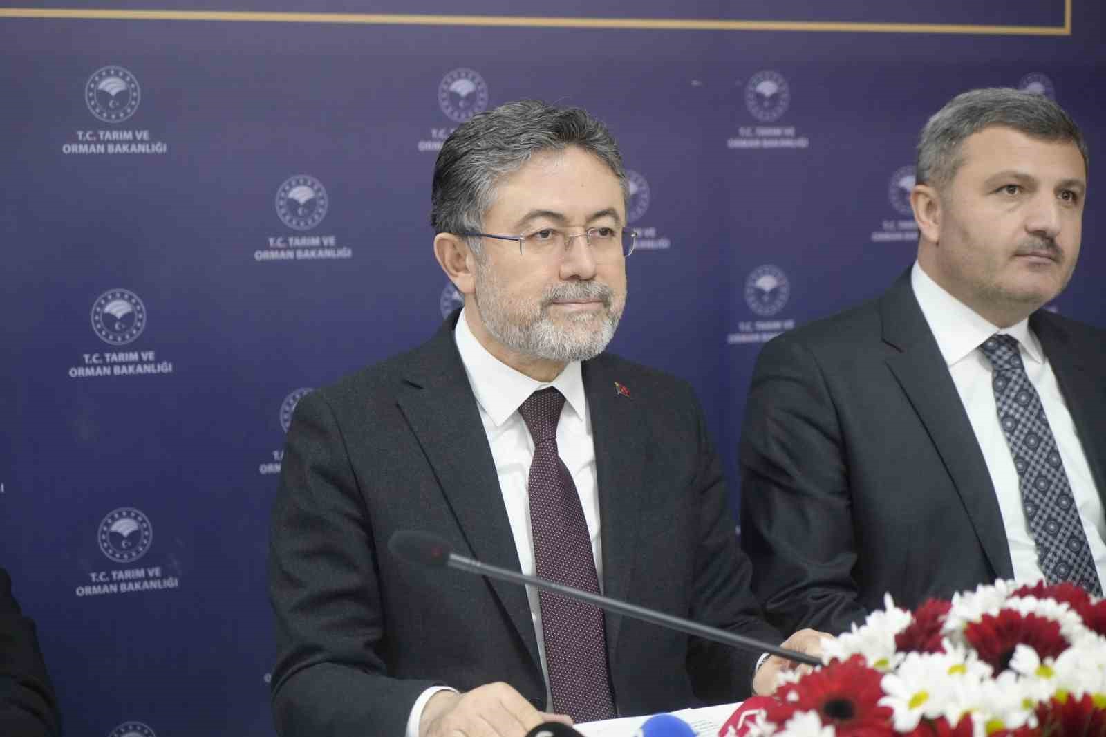 bakan yumakli gubre stoklarimizda herhangi bir problem yok 0 SdaEu3HH