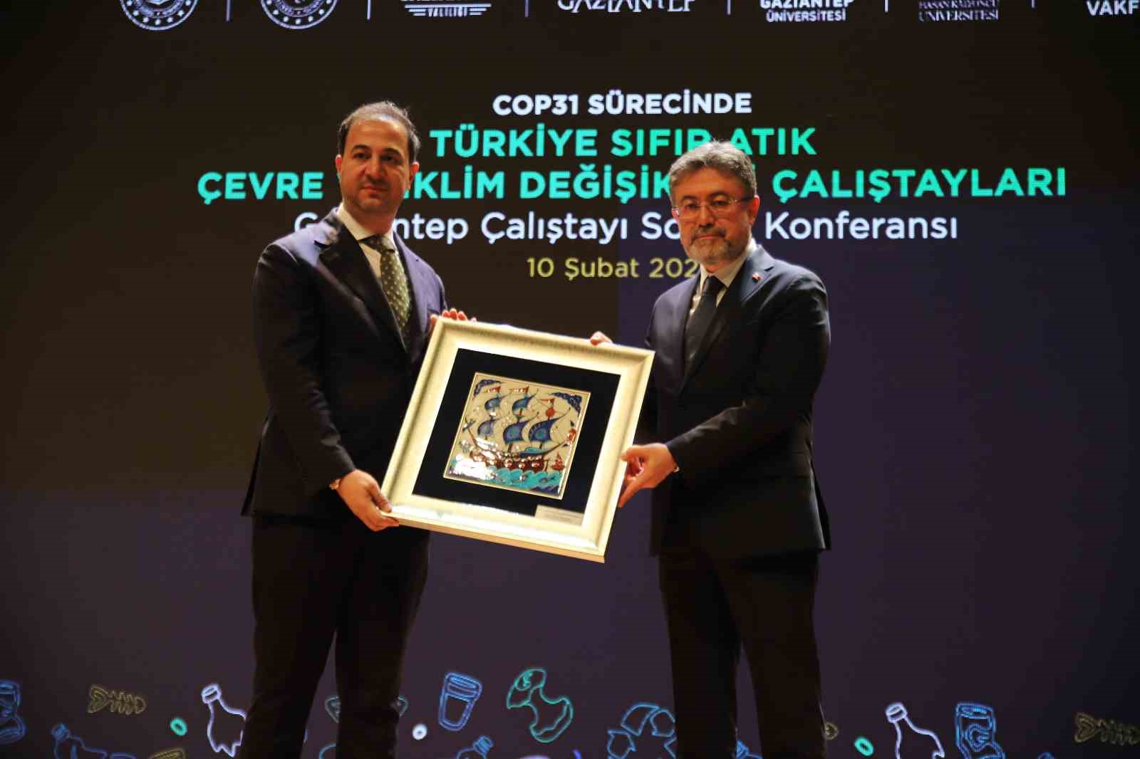 bakan yumakli kuresel olcekte her yil yaklasik 23 milyar ton gida israf ediliyor 2 8zqAVWrP