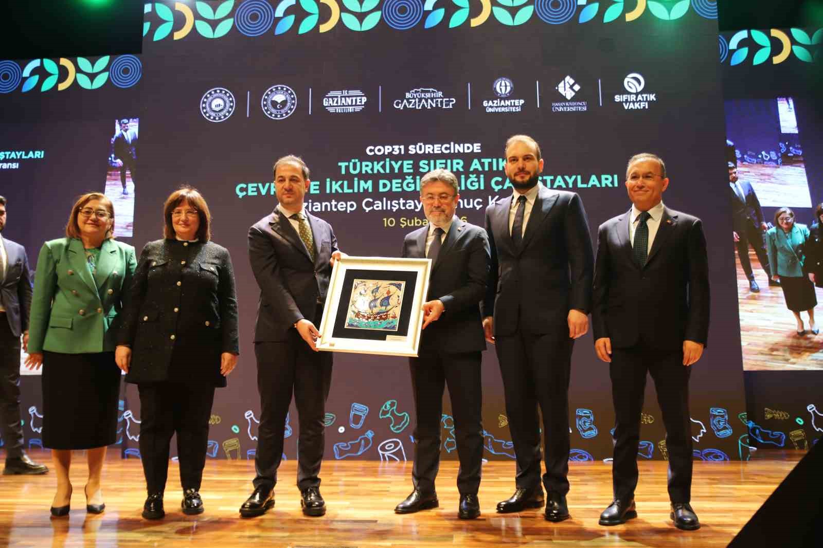bakan yumakli kuresel olcekte her yil yaklasik 23 milyar ton gida israf ediliyor 3 68SrMW7K