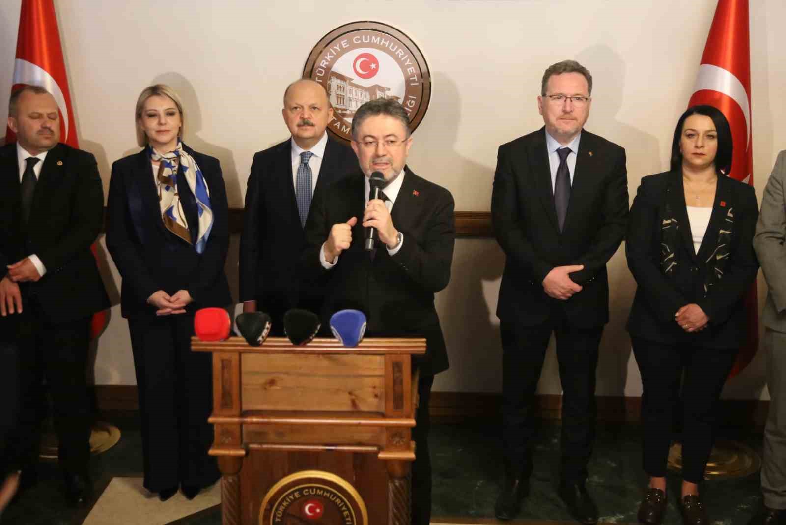 bakan yumakli memleketi kastamonuda vatandaslarla bayramlasti 3