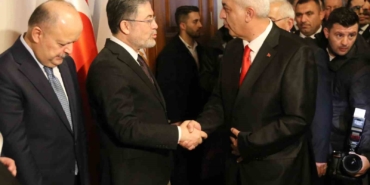 bakan-yumakli-memleketi-kastamonuda-vatandaslarla-bayramlasti-hrECNfxb.jpg