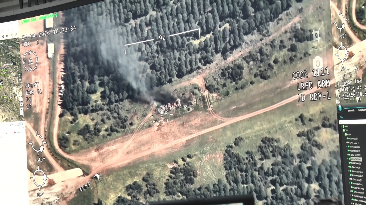 bakan yumakli orman yanginlariyla mucadelede 28 ucak 119 helikopter ve 14 iha ile mucadeleyi CDB74KjI