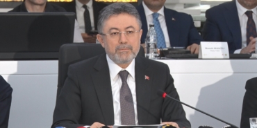 bakan-yumakli-orman-yanginlariyla-mucadelede-28-ucak-119-helikopter-ve-14-iha-ile-mucadeleyi-UWyLeVJi.jpg