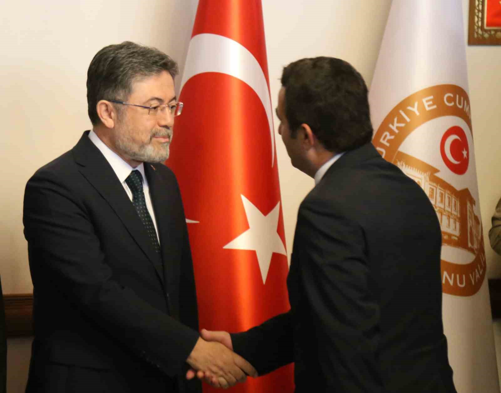 bakan yumakli orman yanginlariyla mucadelenin en onemli unsuru o yanginlarin cikmamasini saglamak 1 rS1KNDks