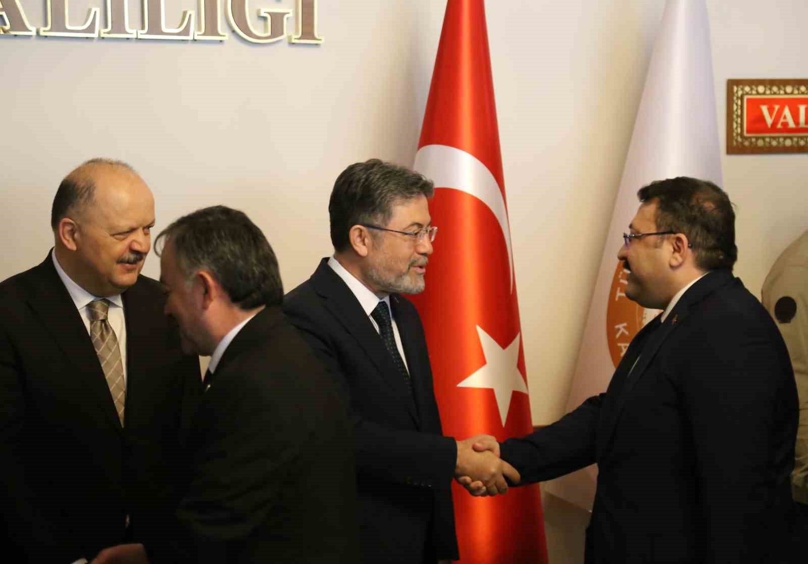 bakan yumakli orman yanginlariyla mucadelenin en onemli unsuru o yanginlarin cikmamasini saglamak 2 iCYmMWZI
