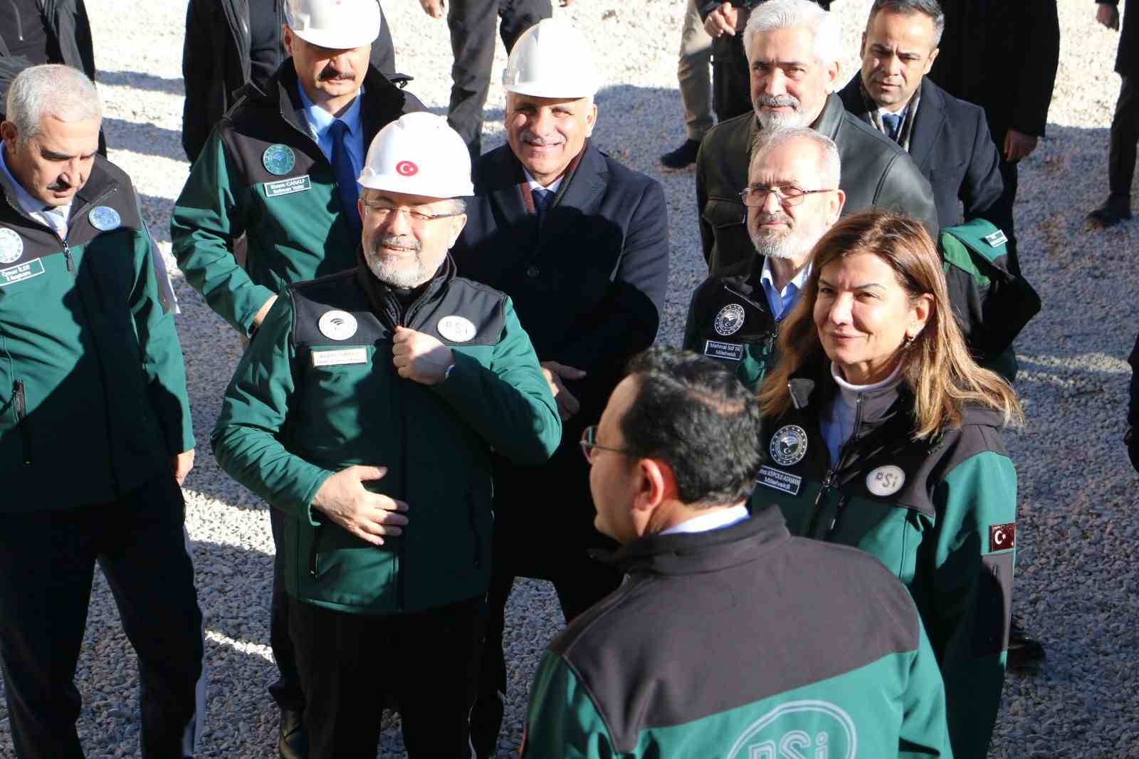 bakan yumakli silvan projesi tamamlandiginda 305 bin kisiye istihdam saglamis olacak 1 wVX5cJab