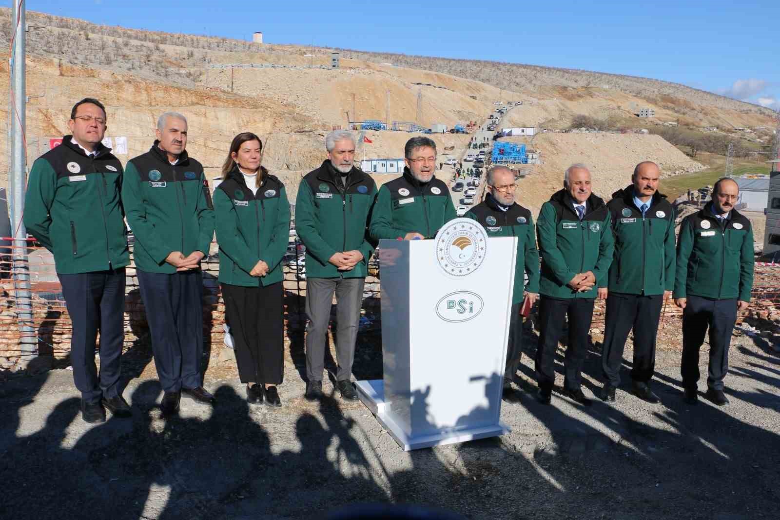 bakan yumakli silvan projesi tamamlandiginda 305 bin kisiye istihdam saglamis olacak 2 C8nVeD96