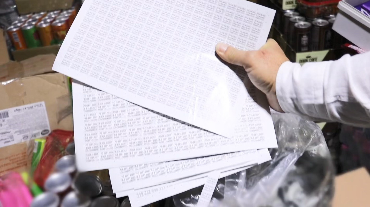 bakan yumakli son tuketim tarihi gecmis yaklasik 30 ton gida urunu ele gecirilmistir 1 MCk2yNU8