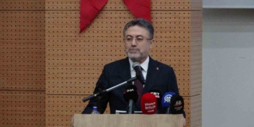 bakan-yumakli-su-artik-hayati-bir-baslik-haline-geldi-Te1QUUey.jpg