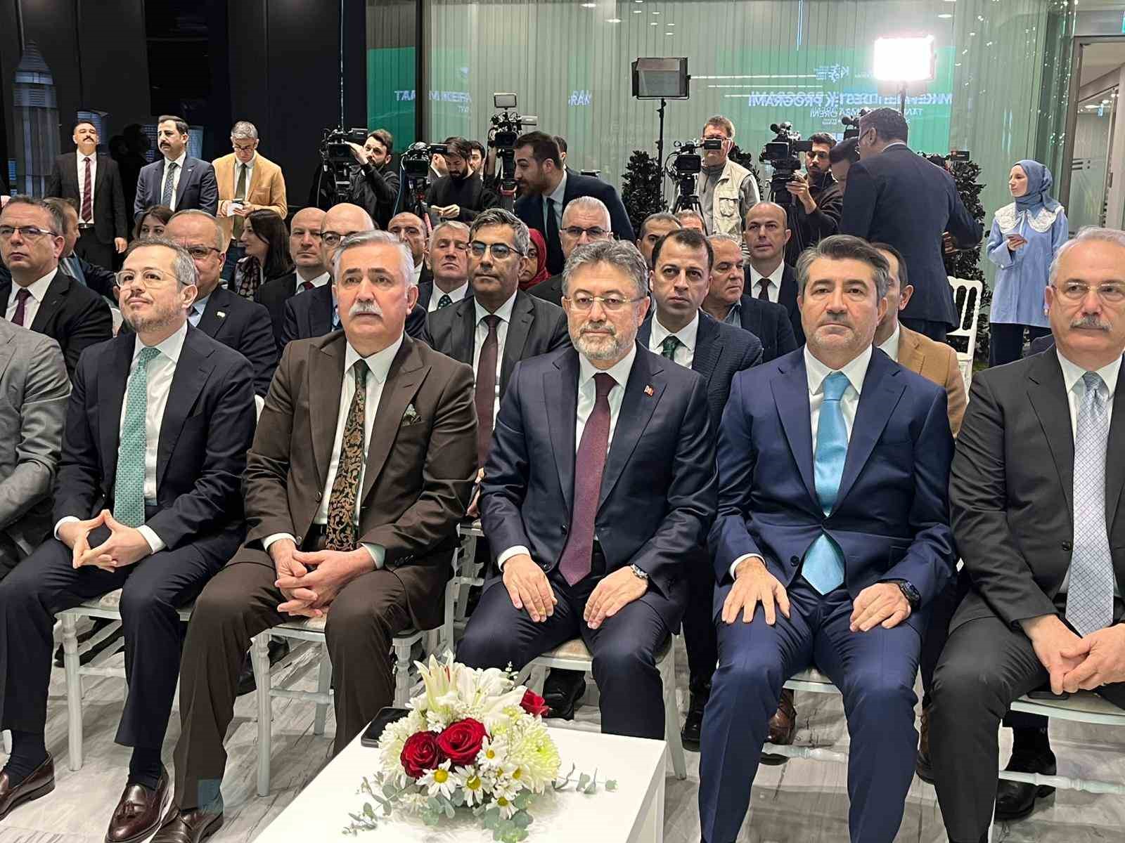 Bakan Yumaklı: "Tarımı sadece bir sektör olarak ele almak, düşünmek büyük bir yanılgı olur" 7 bakan yumakli tarimi sadece bir sektor olarak ele almak dusunmek buyuk bir yanilgi olur 3H4LPQvB