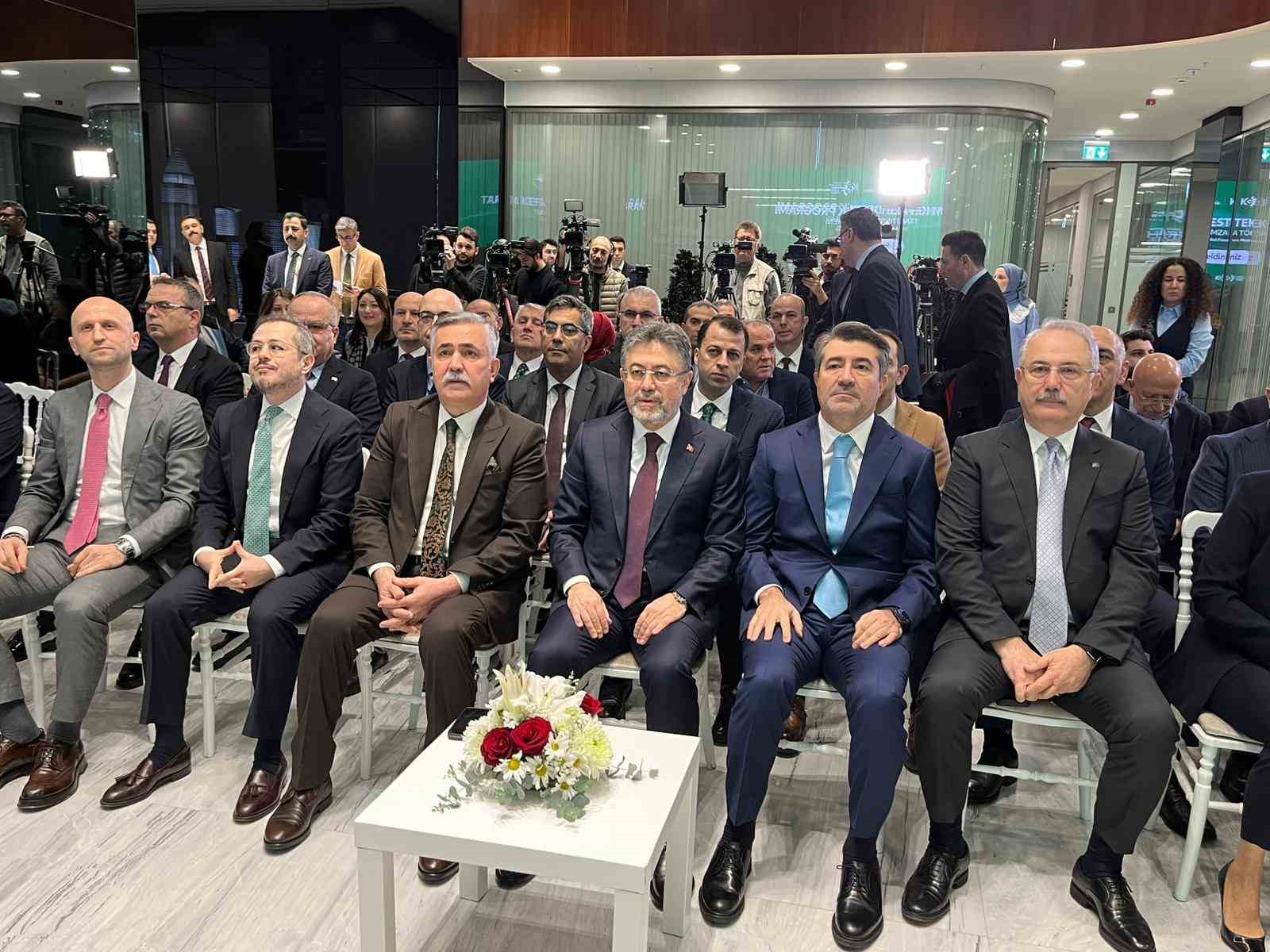 Bakan Yumaklı: "Tarımı sadece bir sektör olarak ele almak, düşünmek büyük bir yanılgı olur" 6 bakan yumakli tarimi sadece bir sektor olarak ele almak dusunmek buyuk bir yanilgi olur iSzfGFbw
