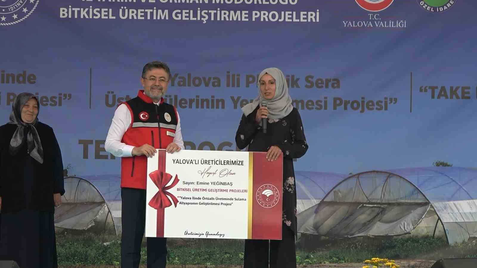 bakan yumakli tarimin sadece ciftcinin bir faaliyeti degil ulkelerin de bir milli guvenlik meselesi 9ygyIADr