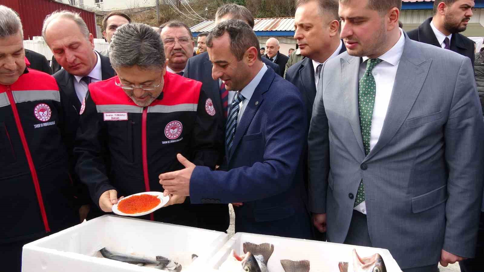 bakan yumakli turk somonu ihracati 500 milyon dolara ulasti 4 bqaQEFPV