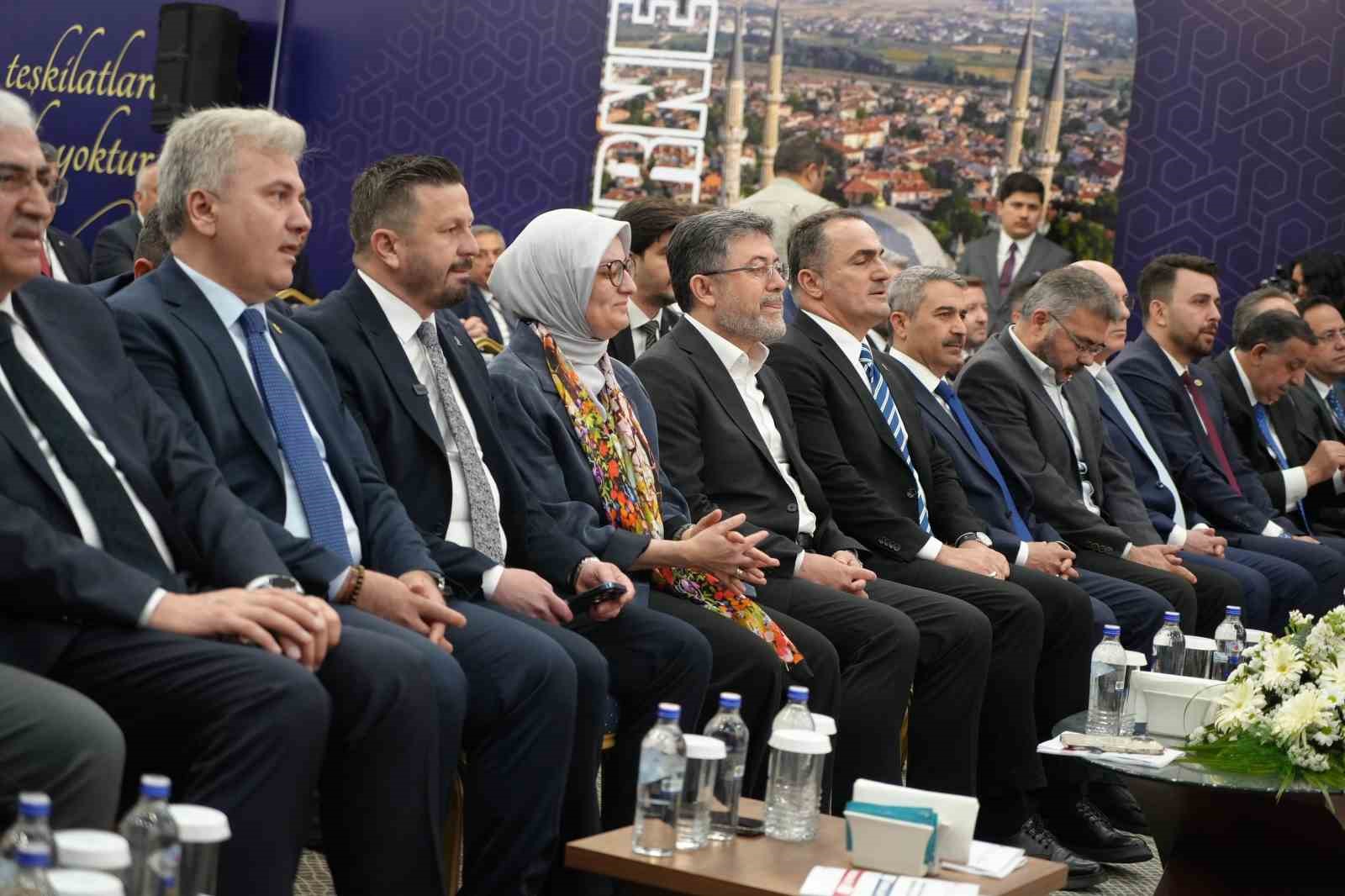 bakan yumakli turkiye orman yanginlari ile mucadele konusunda dunyanin en iyi ulkelerinden bir tanesidir Ny9PrJHp