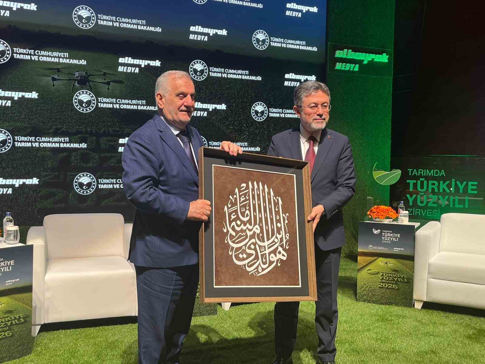 Bakan Yumaklı: "Türkiye’nin hiçbir şekilde herhangi bir gıda arz güvenliği konusu sorunu yoktur" 5 bakan yumakli turkiyenin hicbir sekilde herhangi bir gida arz guvenligi konusu sorunu yoktur 1 sv8hQbvB