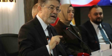 bakan-yumakli-uc-tarafi-denizlerle-cevrili-guzel-ulkemin-bes-tarafi-catismalarla-savaslarla-her-turlu-pfhzzCHS.jpg