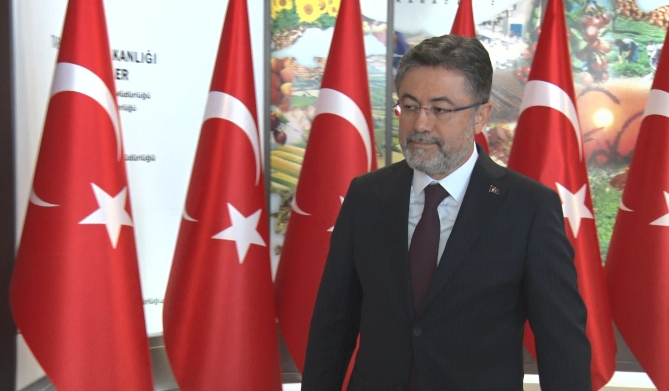 Bakan Yumaklı: (Zehirlenen Böcek ailesi) "Olayla ilgili savcılık soruşturması büyük bir hassasiyetle devam ediyor" 5 bakan yumakli zehirlenen bocek ailesi olayla ilgili savcilik sorusturmasi buyuk bir hassasiyetle devam ediyor jd1dpqhC