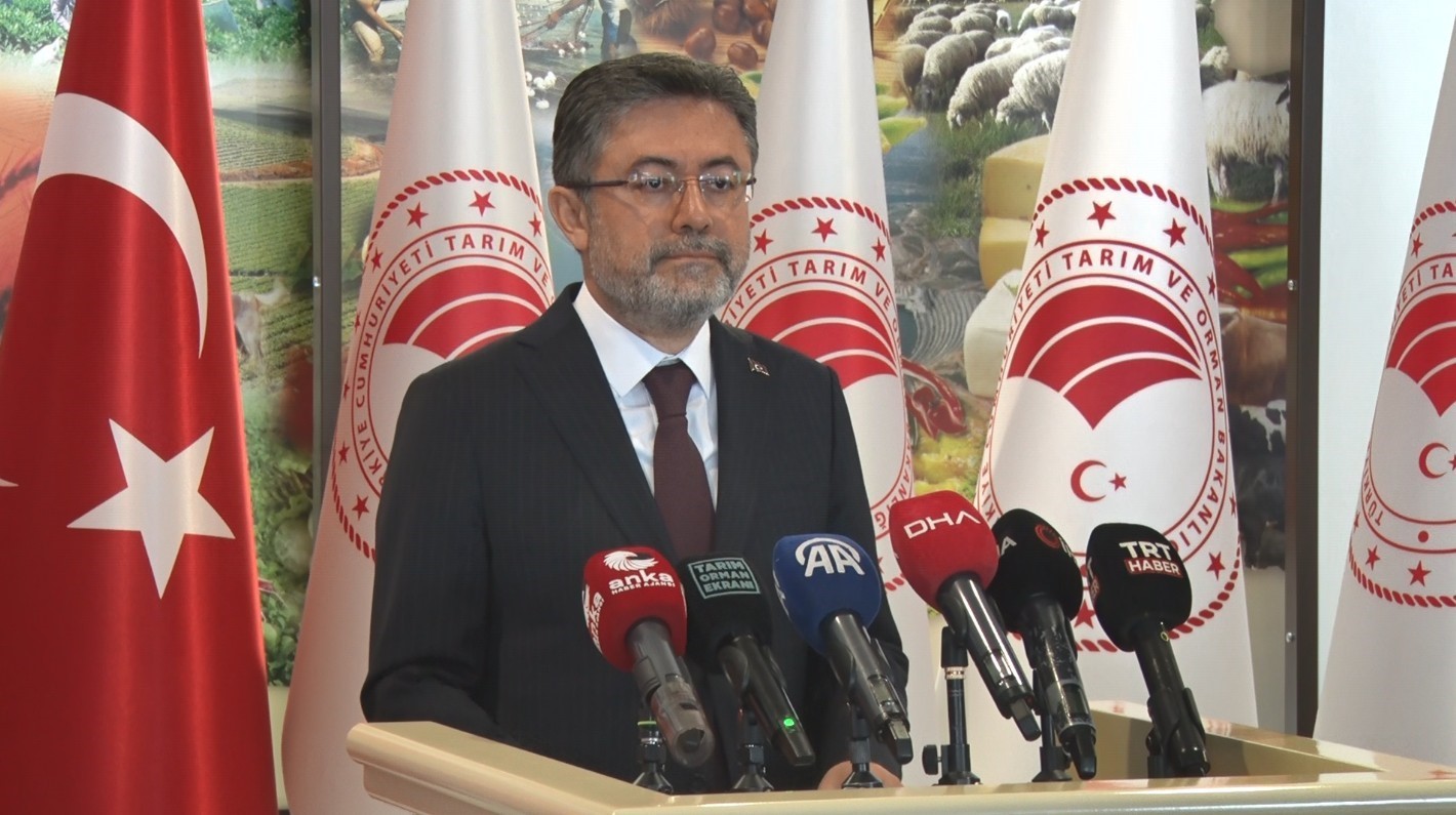 Bakan Yumaklı: (Zehirlenen Böcek ailesi) "Olayla ilgili savcılık soruşturması büyük bir hassasiyetle devam ediyor" 4 bakan yumakli zehirlenen bocek ailesi olayla ilgili savcilik sorusturmasi buyuk bir hassasiyetle devam ediyor jrDmEigZ
