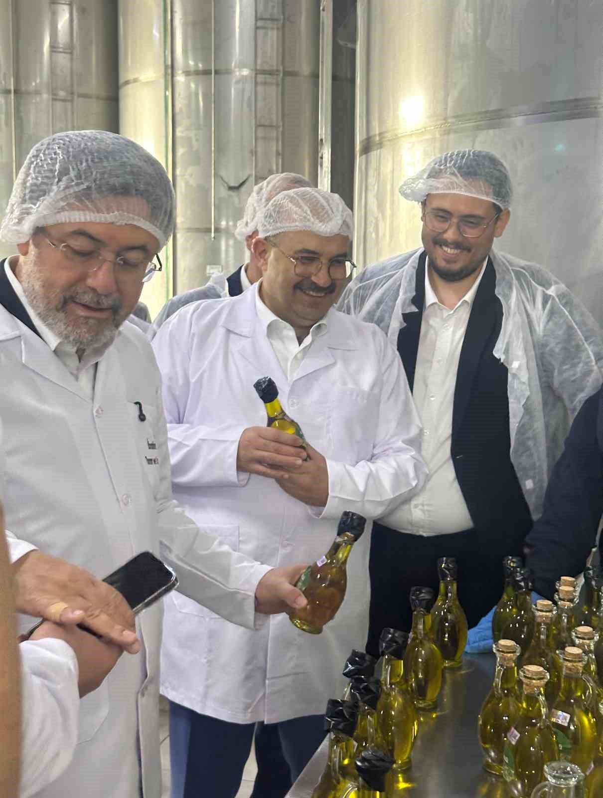 bakan yumakli zeytinyagi uretim tesislerinde incelemede bulundu 4 fruXThNO