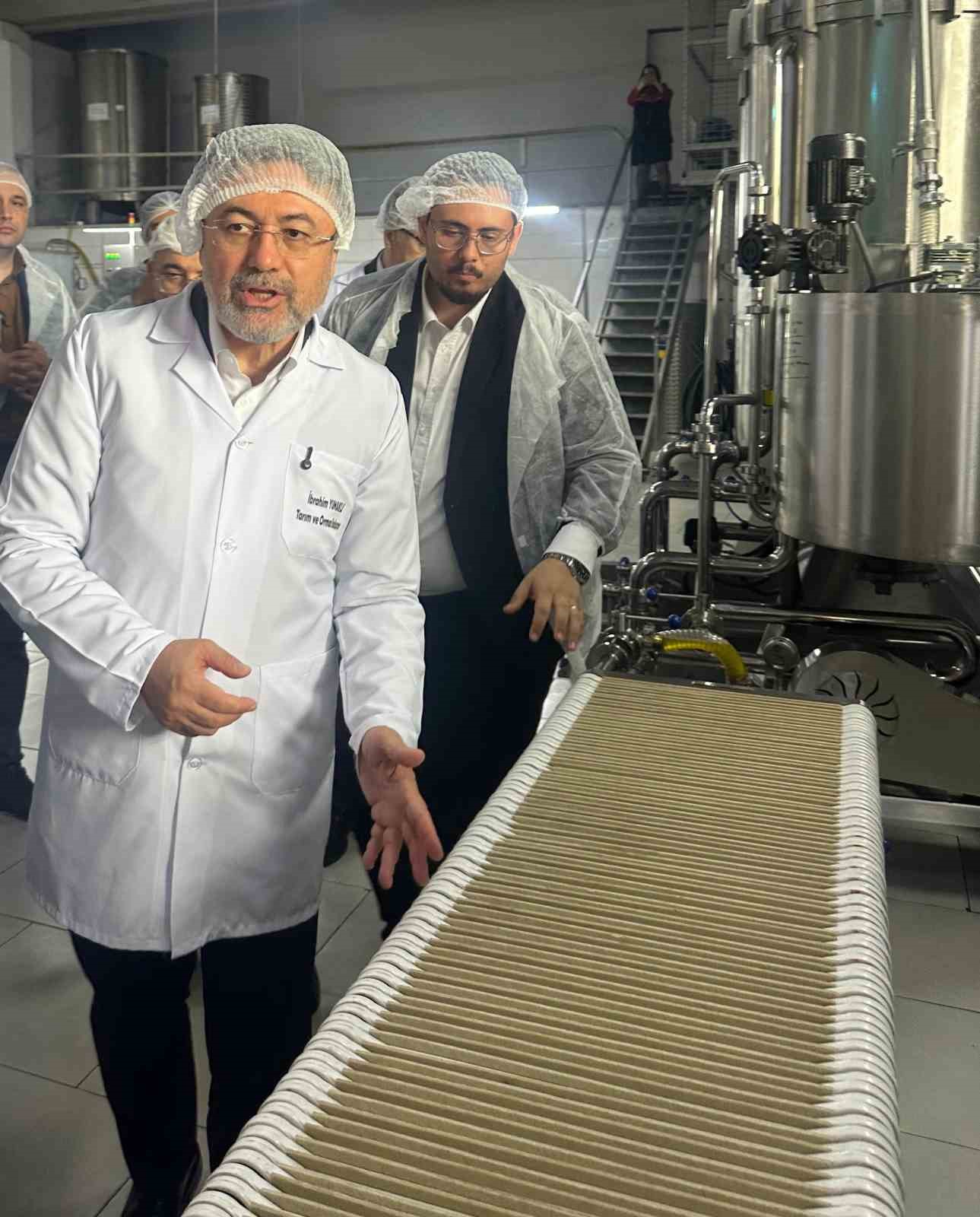 bakan yumakli zeytinyagi uretim tesislerinde incelemede bulundu 5 lcapRMeb