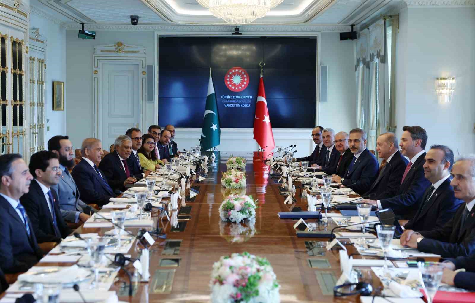 Bakanı Kacır: "Türkiye-Pakistan İş ve Yatırım Forumu’nda, iki ülkenin iş dünyası temsilcileriyle buluştuk" 4 bakani kacir turkiye pakistan is ve yatirim forumunda iki ulkenin is dunyasi temsilcileriyle bulustuk 0 qSrZzeDA