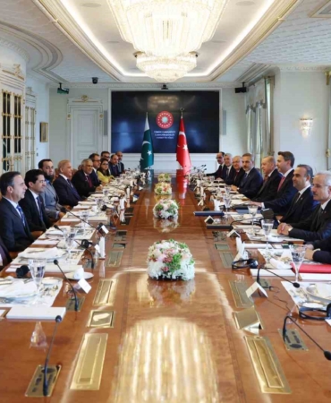 bakani-kacir-turkiye-pakistan-is-ve-yatirim-forumunda-iki-ulkenin-is-dunyasi-temsilcileriyle-bulustuk-LTEPseQM.jpg