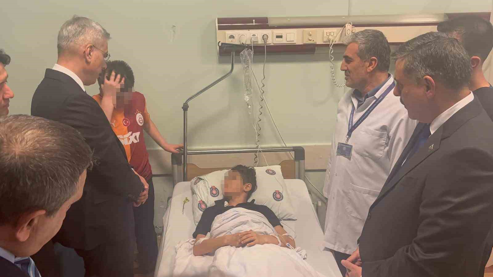 bakanlar yarali ogrencileri ziyaret etti 9