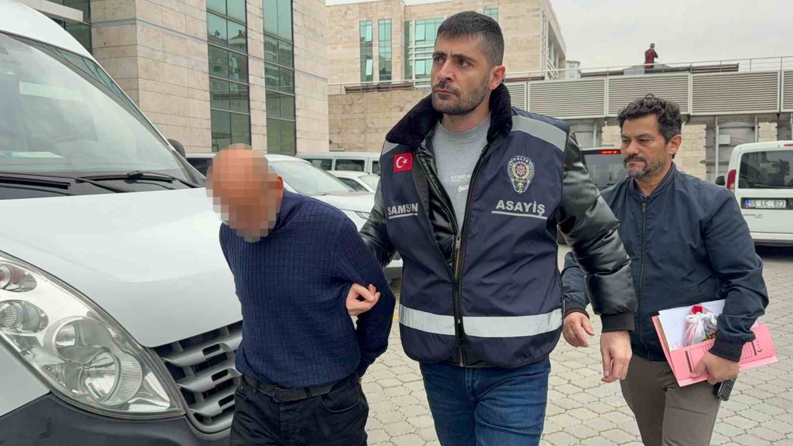 bakici olarak evine gittigi yasli adamin cebinde 8 bin lira bulunan montu caldi 2 Ri1pA79y
