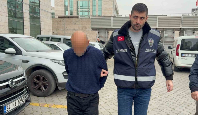 bakici-olarak-evine-gittigi-yasli-adamin-cebinde-8-bin-lira-bulunan-montu-caldi-weEcjw69.jpg