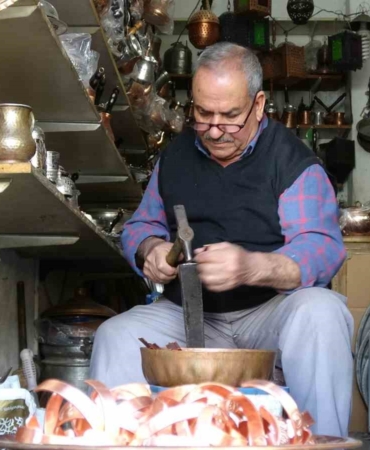 bakir-bileklikler-yeniden-moda-oldu-ysik1bPV.jpg
