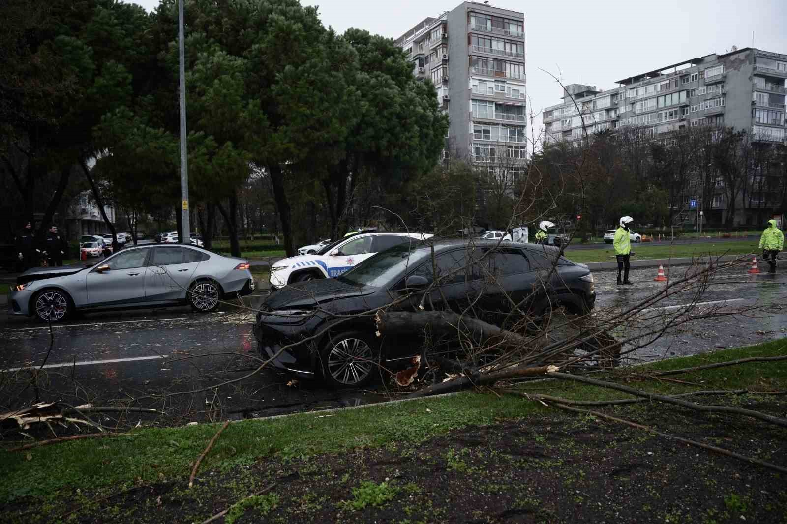 bakirkoy sahil yolunda firtina kabusu 1