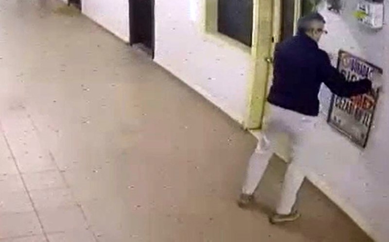 bakirkoyde akil almaz 40 bin dolarlik saat hirsizligi kamerada 1