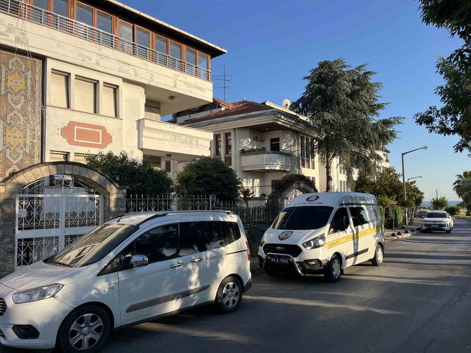 bakirkoyde bir villada agabey tartistigi kardesini silahla yaraladi 1 wFiWsaGX