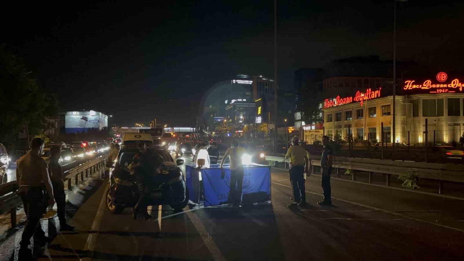 Bakırköy’de otomobilin çarptığı adam hayatını kaybetti 4 bakirkoyde otomobilin carptigi adam hayatini kaybetti 0 XqyfWaau