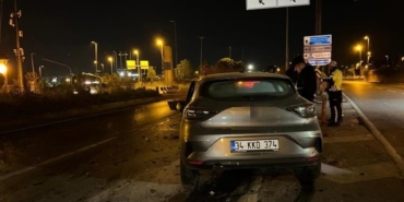 bakirkoyde-seyir-halindeki-otomobil-tira-arkadan-carpti-1-yarali-vm5e3dOr.jpg