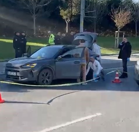 bakirkoyde-seyir-halindeki-otomobile-silahli-saldiri-1-olu-3arHy7GU.jpg