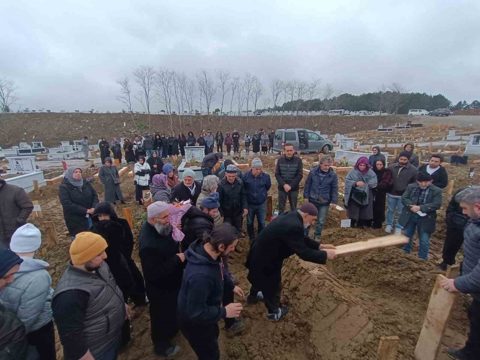 bakirkoydeki motosiklet kazasinda agir yaralanan genc kiz 20 gun sonra hayatini kaybetti 5 k9K57W6K